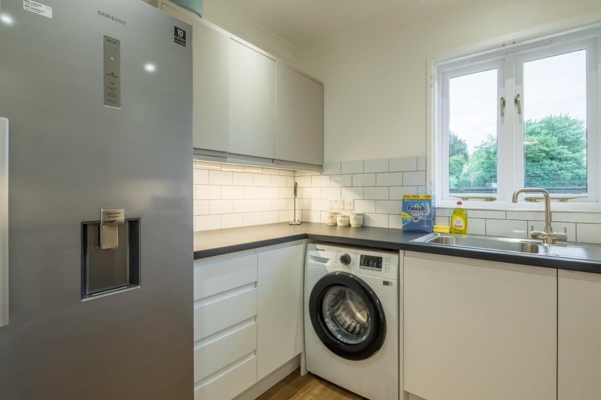 Lovely 1 Bed Apartment With Free Parking & Garden เคมบริดจ์ ภายนอก รูปภาพ
