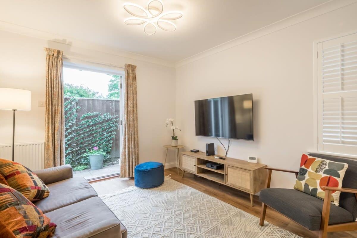 Lovely 1 Bed Apartment With Free Parking & Garden เคมบริดจ์ ภายนอก รูปภาพ