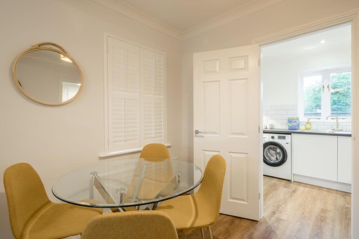Lovely 1 Bed Apartment With Free Parking & Garden เคมบริดจ์ ภายนอก รูปภาพ