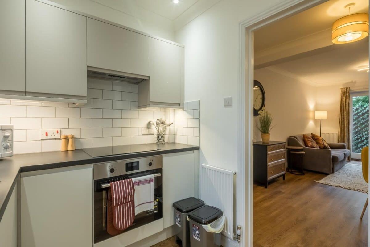 Lovely 1 Bed Apartment With Free Parking & Garden เคมบริดจ์ ภายนอก รูปภาพ